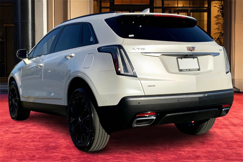 Certified 2023 Cadillac XT5 Sportv w/ Technology Package image 4