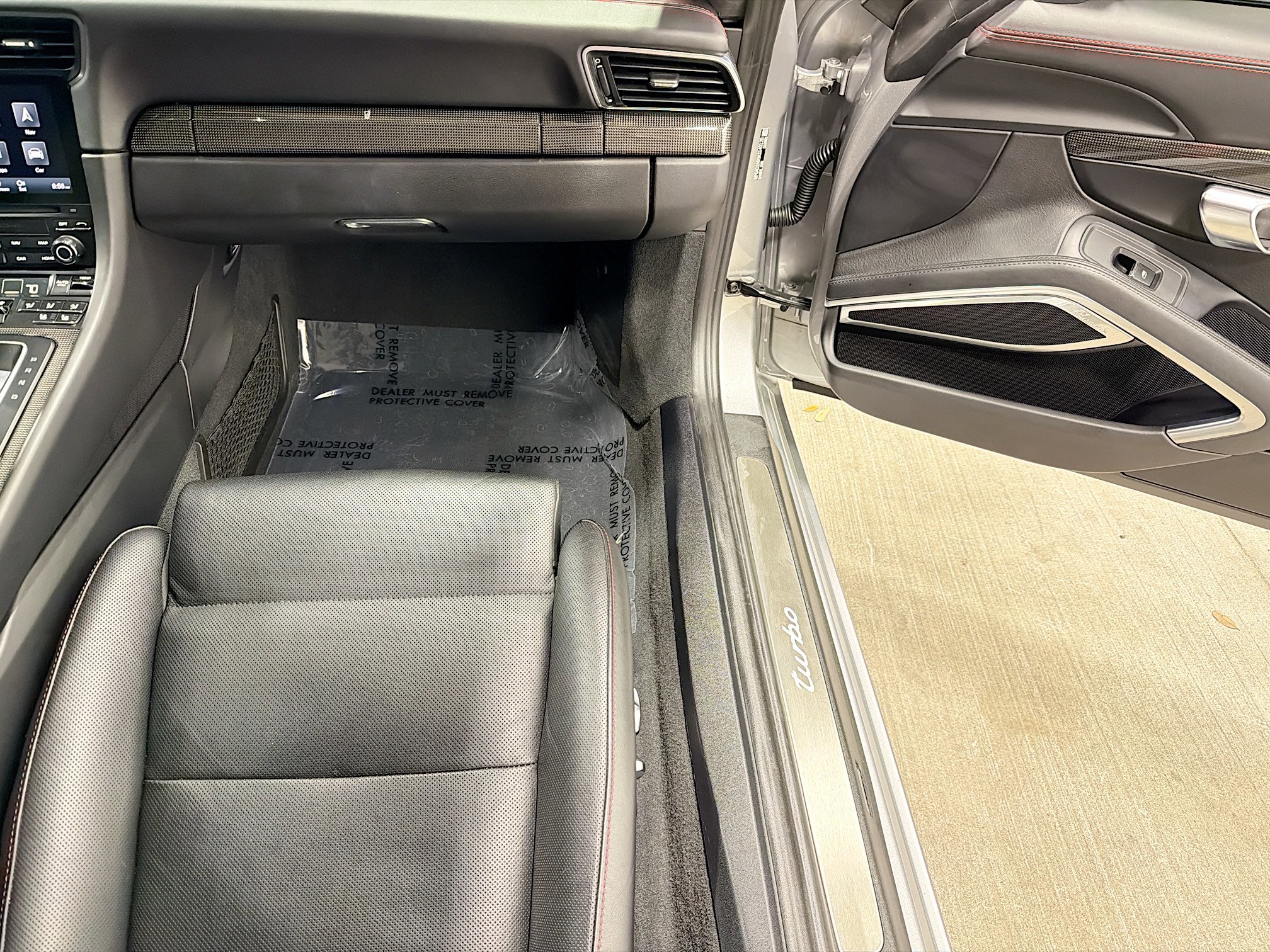 Used 2019 Porsche 911 Turbo image 17