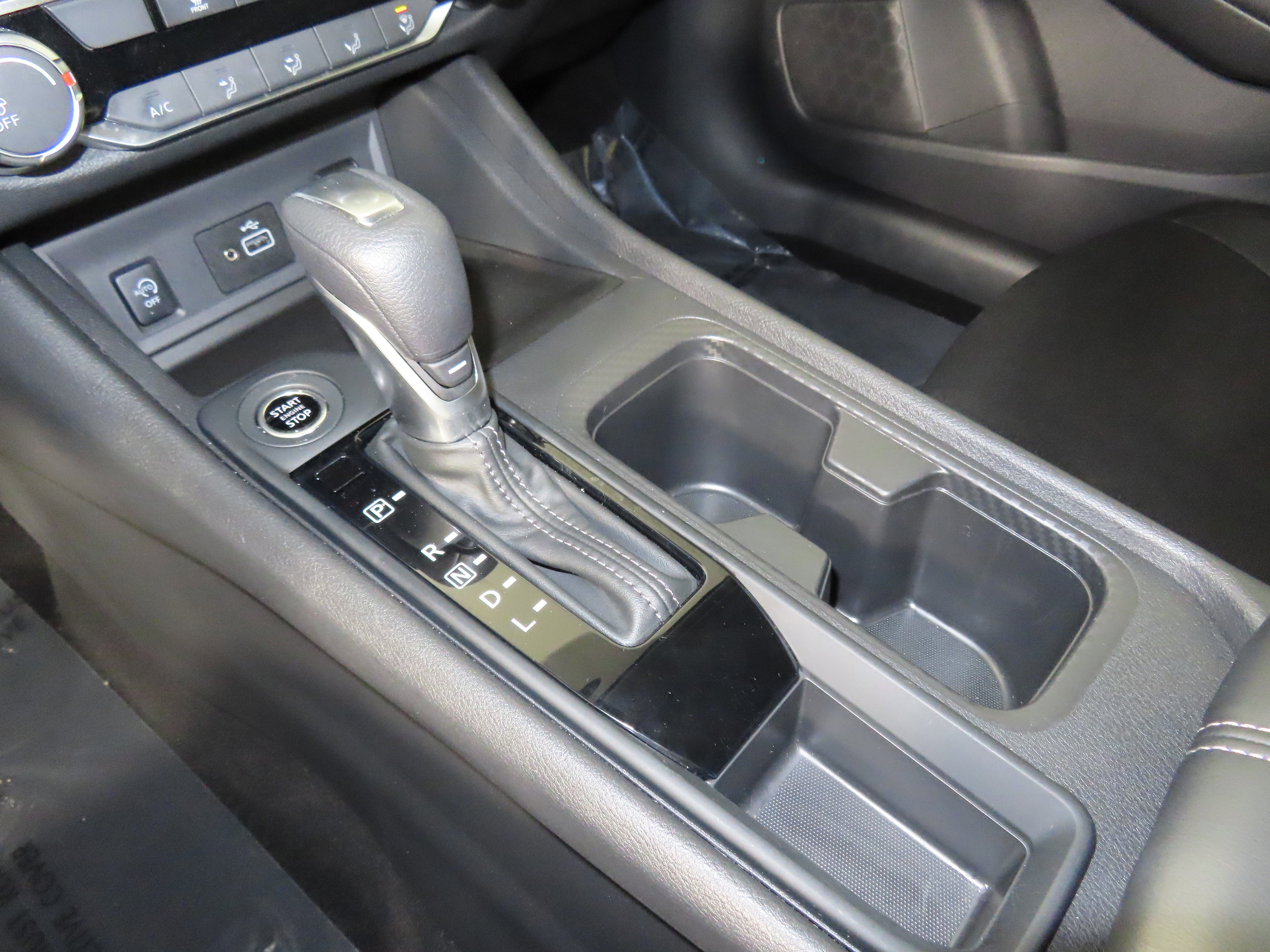 Used 2025 Nissan Sentra S image 23