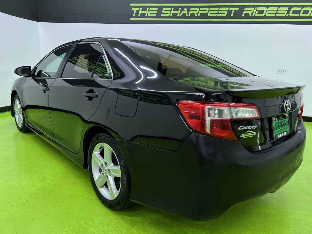 Used 2014 Toyota Camry SE FWD image 7