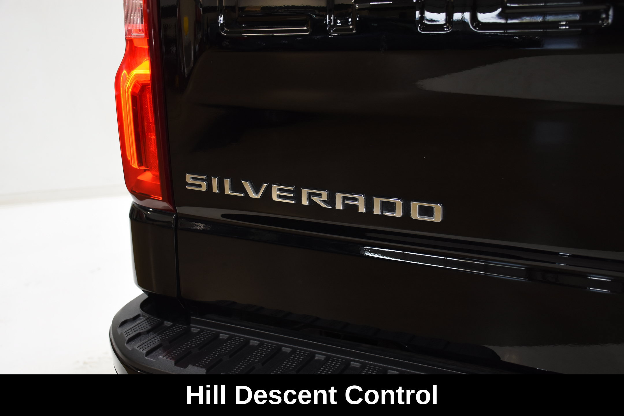 Used 2021 Chevrolet Silverado 1500 LT Trail Boss w/ Convenience Package II AWD/4WD image 32