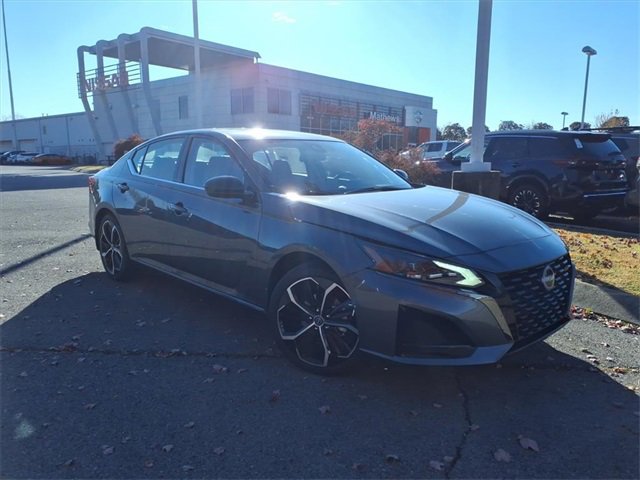 New 2025 Nissan Altima 2.5 SR image 1