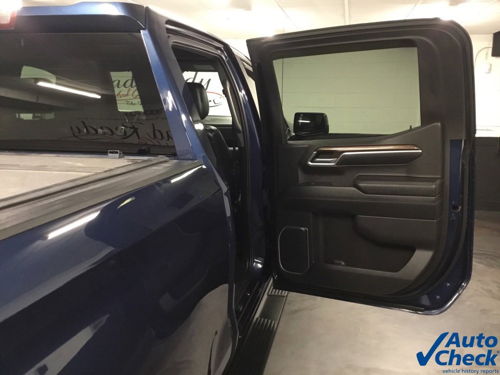 Used 2022 Chevrolet Silverado 1500 LT AWD/4WD image 17