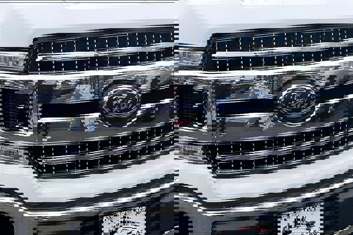 Used 2018 Ford F150 XLT w/ Equipment Group 302A Luxury image 32