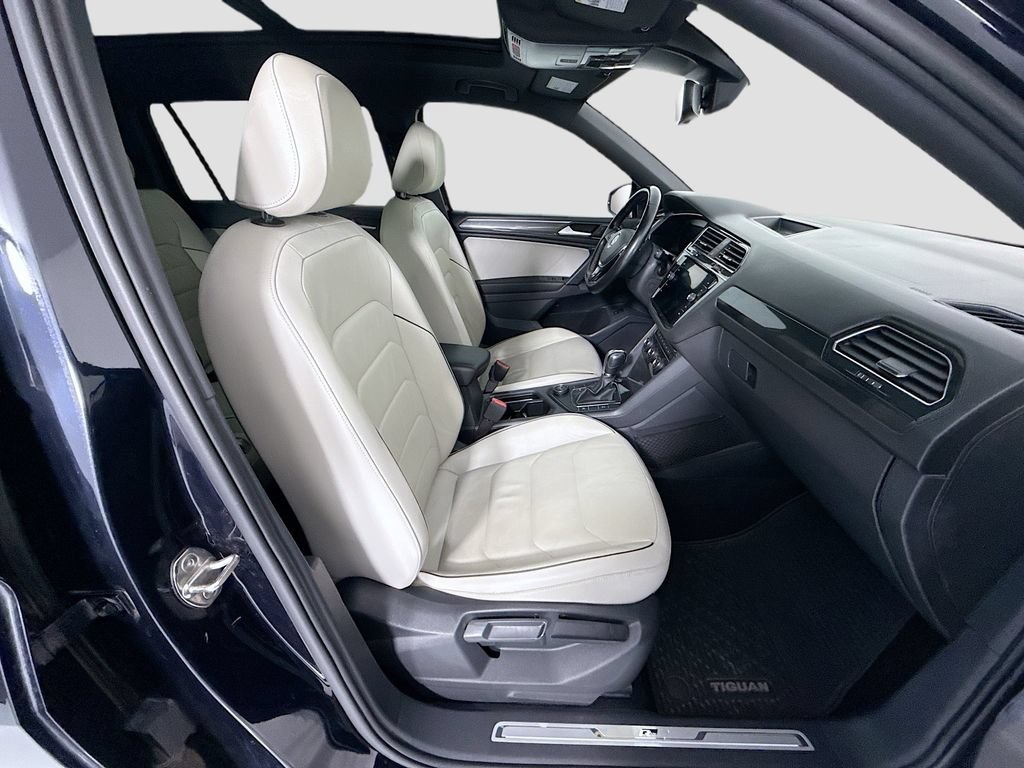 Used 2019 Volkswagen Tiguan SEL Premium R-Line w/ 3rd Row Seat Package AWD/4WD image 20