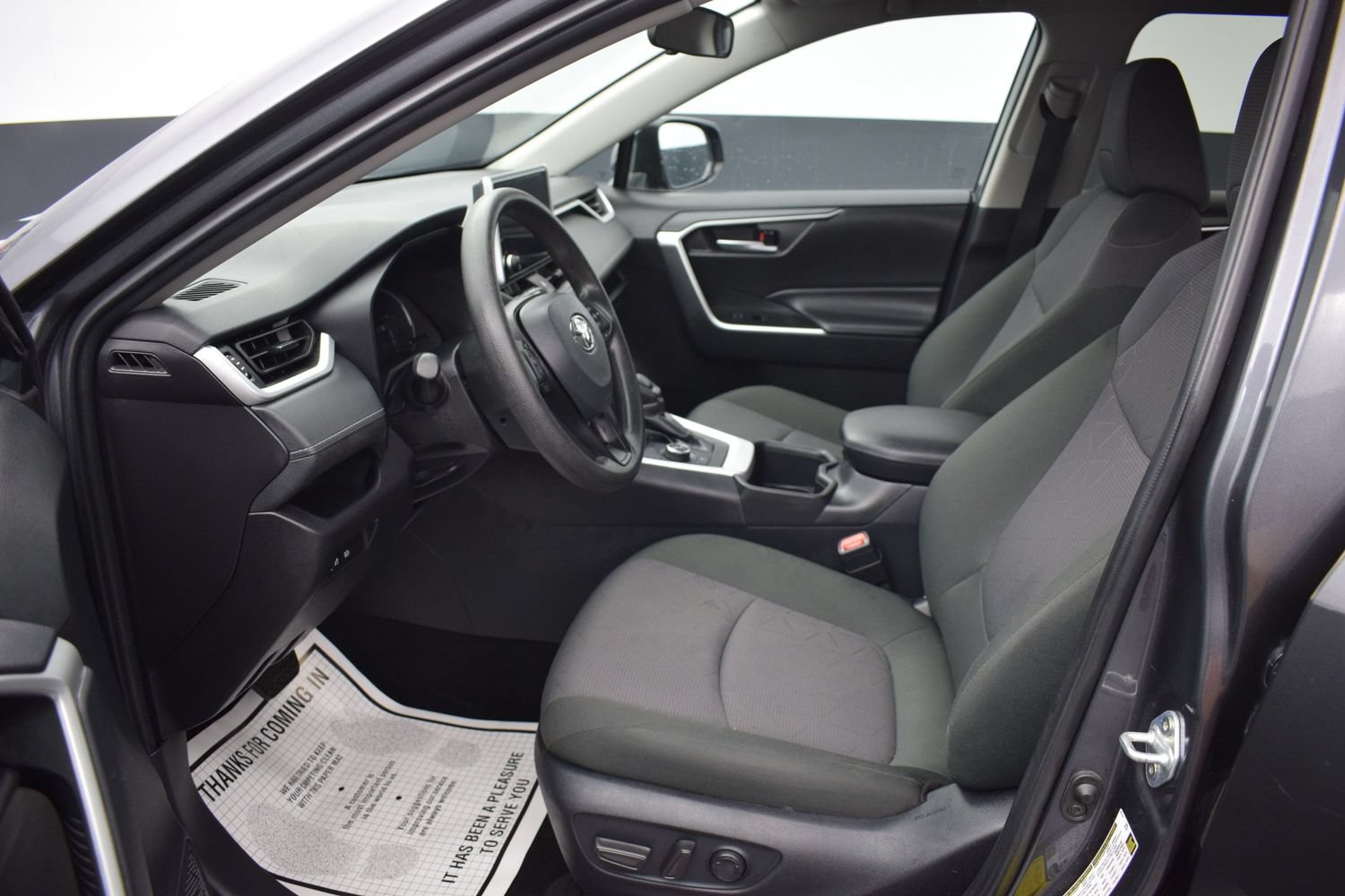 Used 2025 Toyota RAV4 XLE AWD/4WD image 13