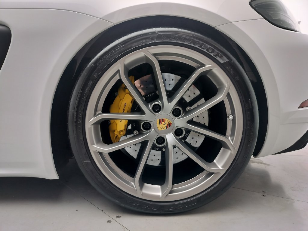 Certified 2020 Porsche 718 Boxster Spyder RWD image 24