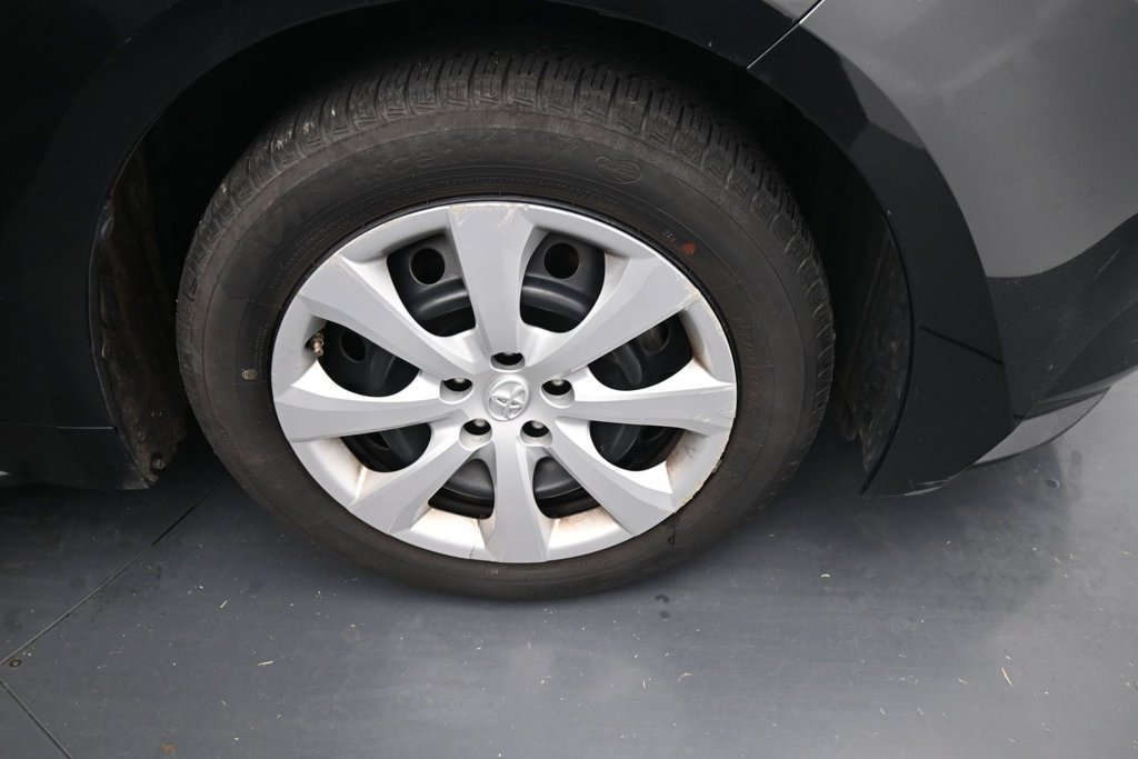 Used 2020 Toyota Corolla LE FWD image 13