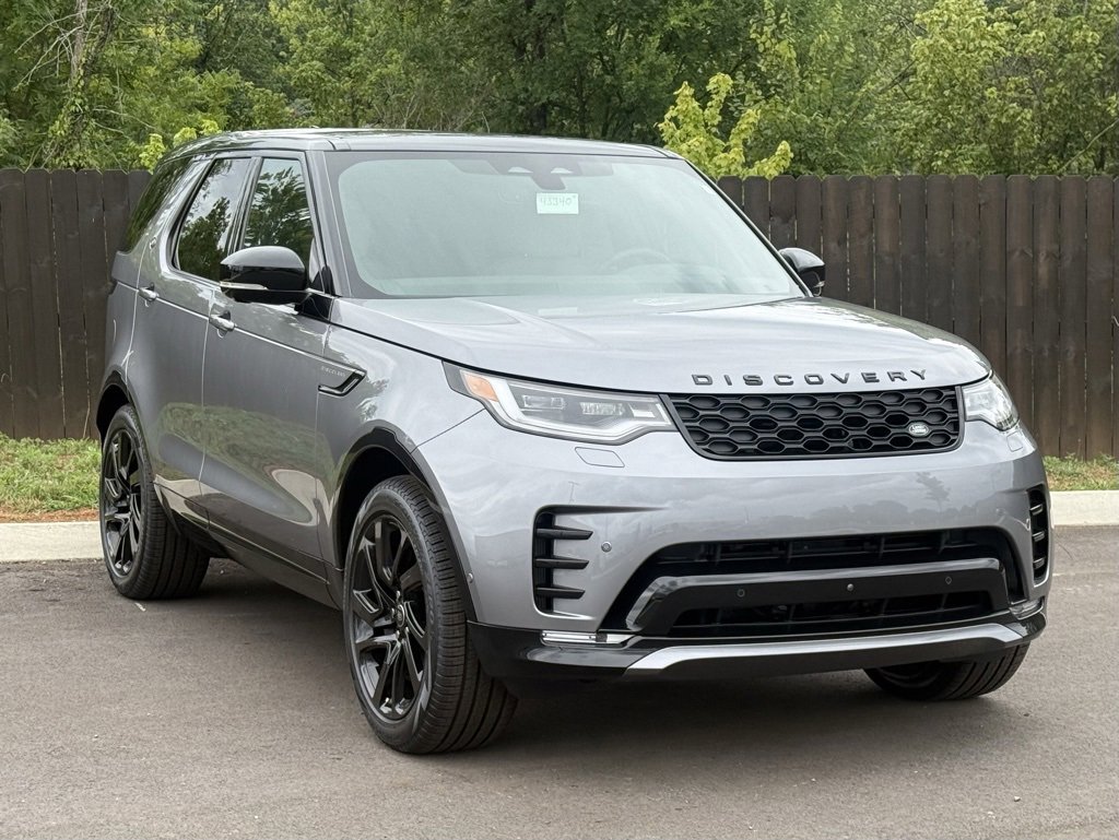 New 2025 Land Rover Discovery Dynamic SE image 8