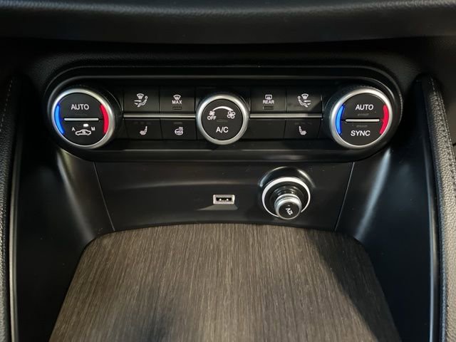 Used 2022 Alfa Romeo Stelvio Ti image 20