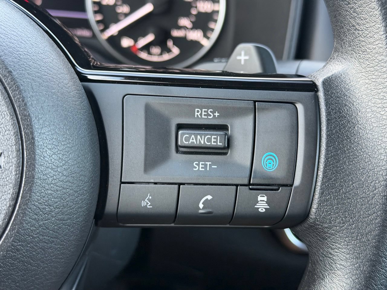 Certified 2023 Nissan Rogue SV FWD image 16