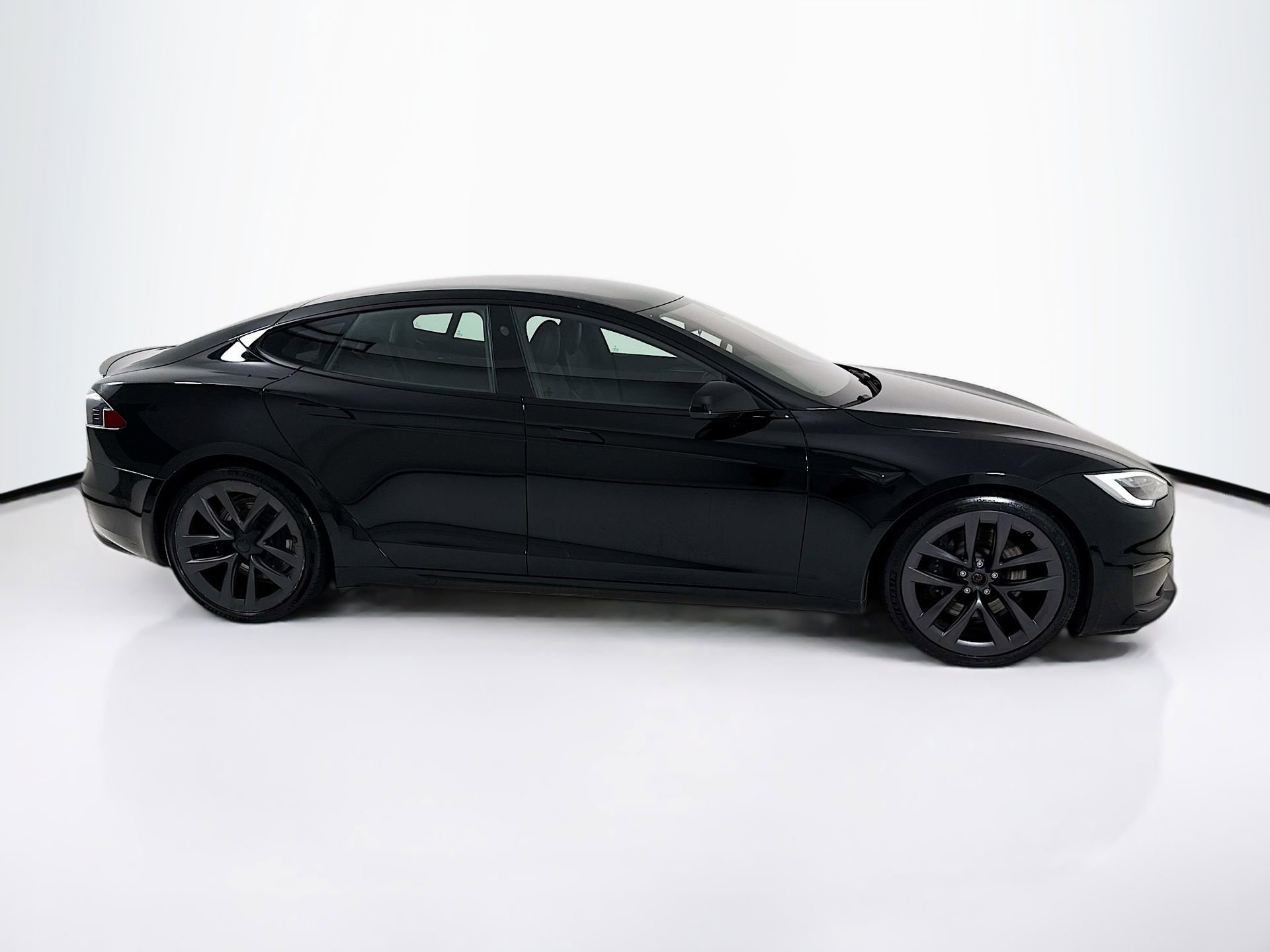 Used 2021 Tesla Model S Plaid image 9
