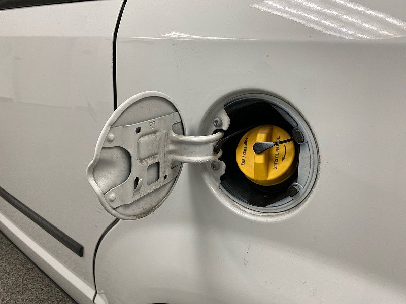 Used 2016 Dodge Grand Caravan American Value Package w/ UConnect Hands-Free Group image 25