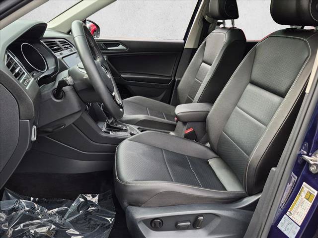 Used 2021 Volkswagen Tiguan SE w/ Panoramic Sunroof Package AWD/4WD image 16