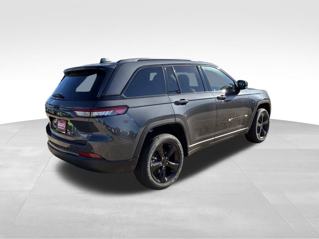 New 2025 Jeep Grand Cherokee image 4