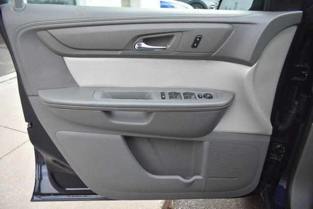 Used 2015 GMC Acadia SLE AWD/4WD image 18