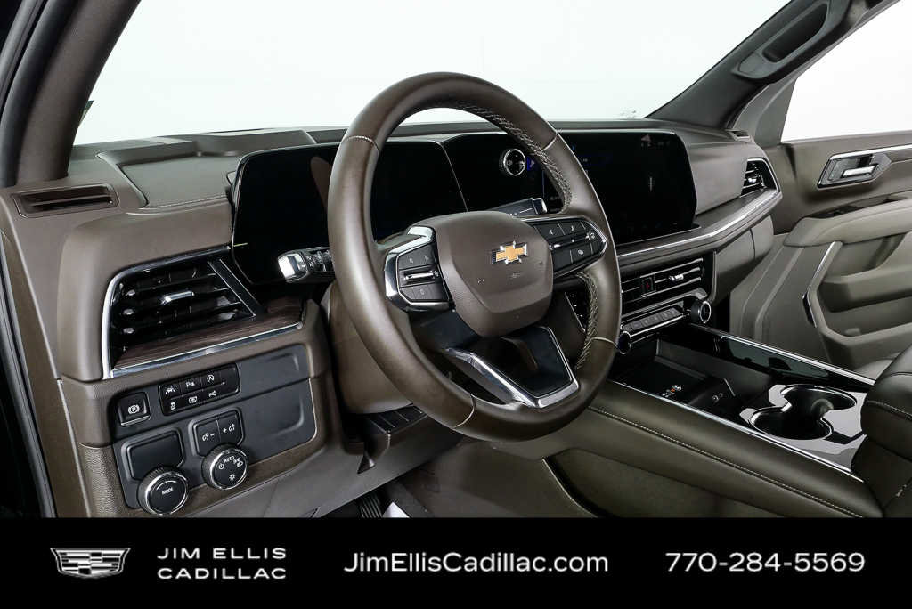 Used 2025 Chevrolet Tahoe LT RWD image 4