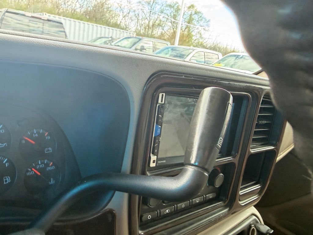 Used 2003 Chevrolet Silverado 2500 LT AWD/4WD image 20