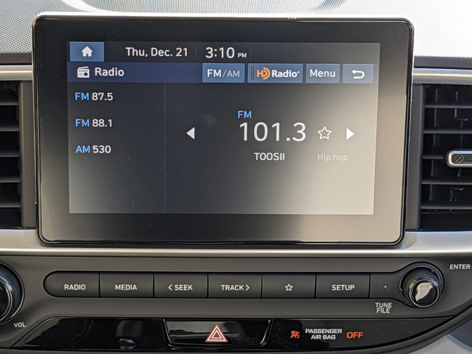 New 2025 Hyundai Venue SEL image 18