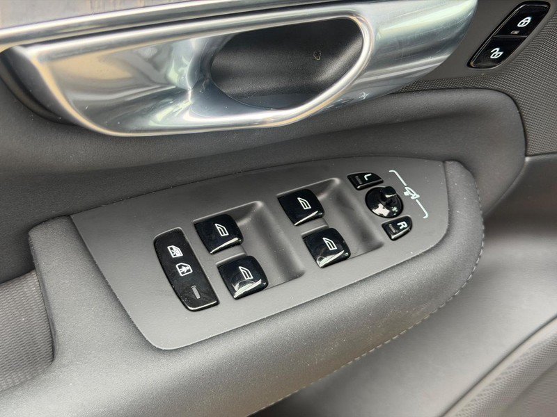Certified 2026 Volvo XC90 B6 Ultra AWD/4WD image 17