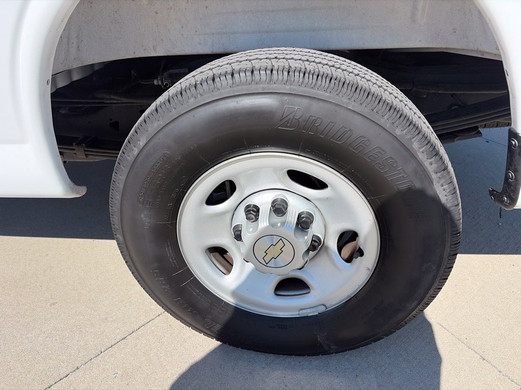 Used 2025 Chevrolet Express 2500 Extended w/ Driver Convenience Package RWD image 20