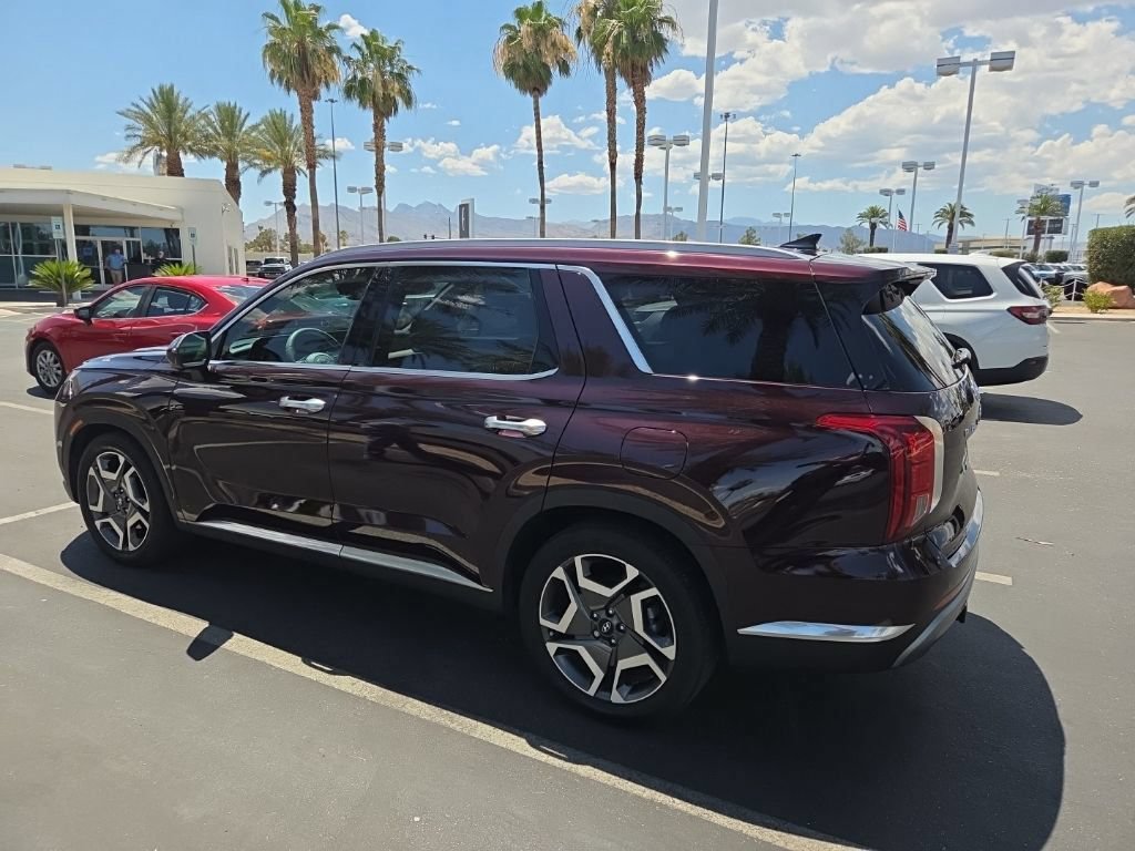 Used 2023 Hyundai Palisade Limited AWD/4WD image 2
