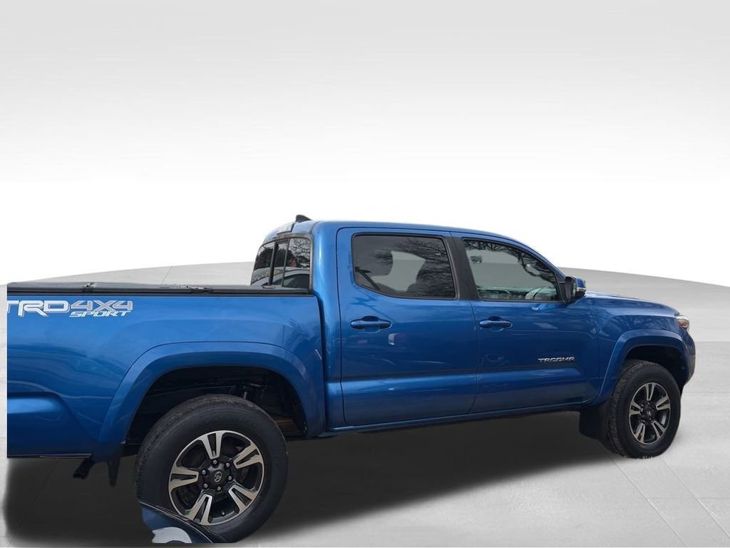 Used 2016 Toyota Tacoma TRD Sport image 5