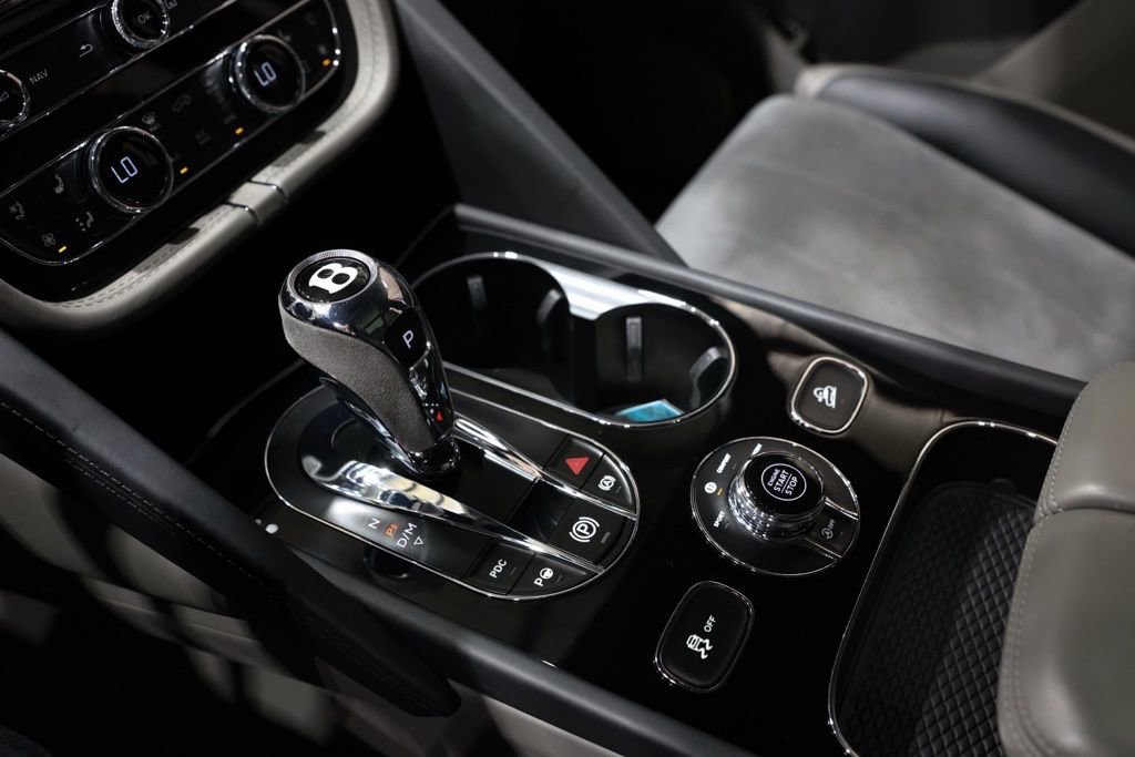 Used 2022 Bentley Bentayga image 47