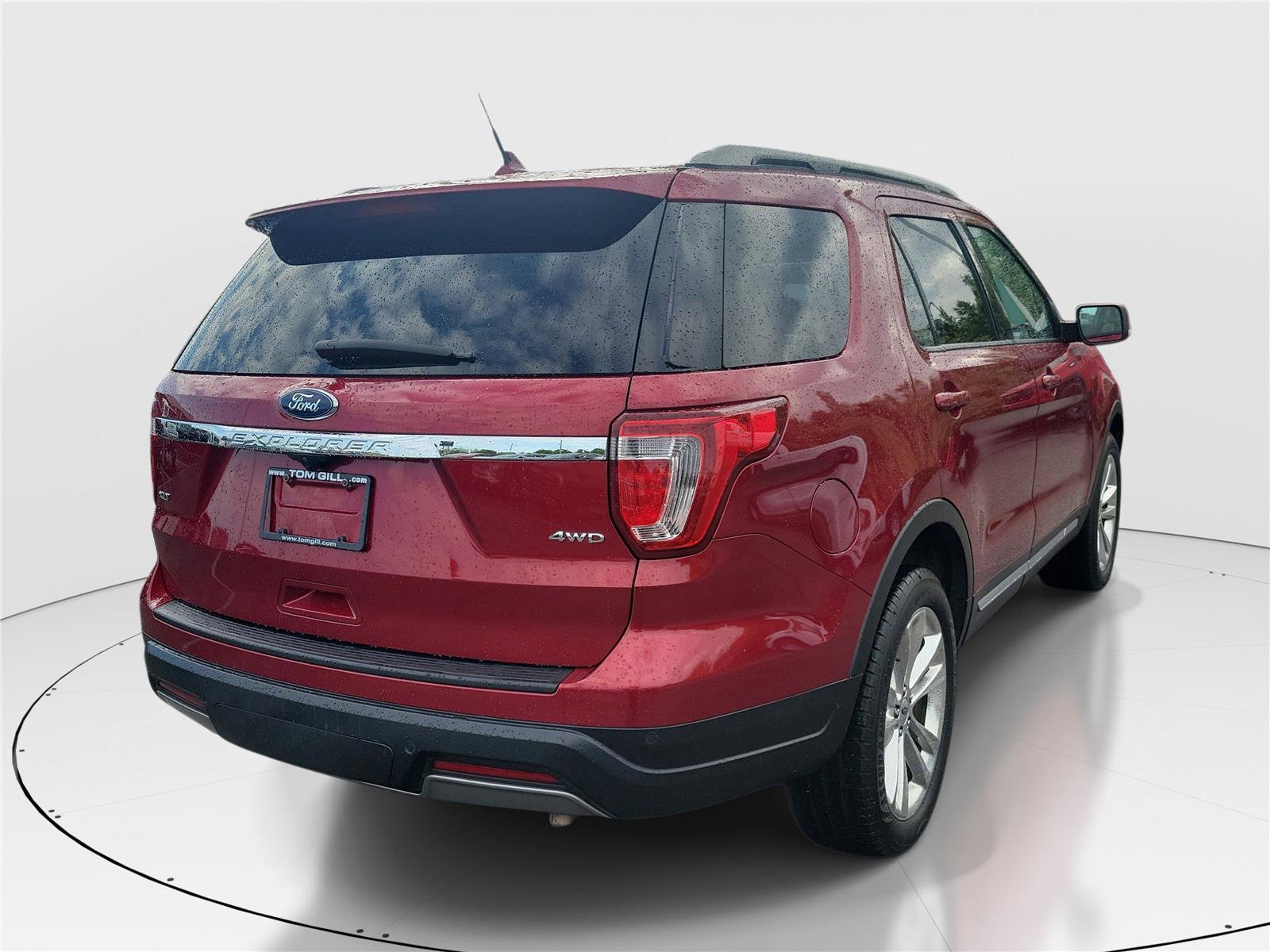 Used 2019 Ford Explorer XLT w/ Equipment Group 202A image 4