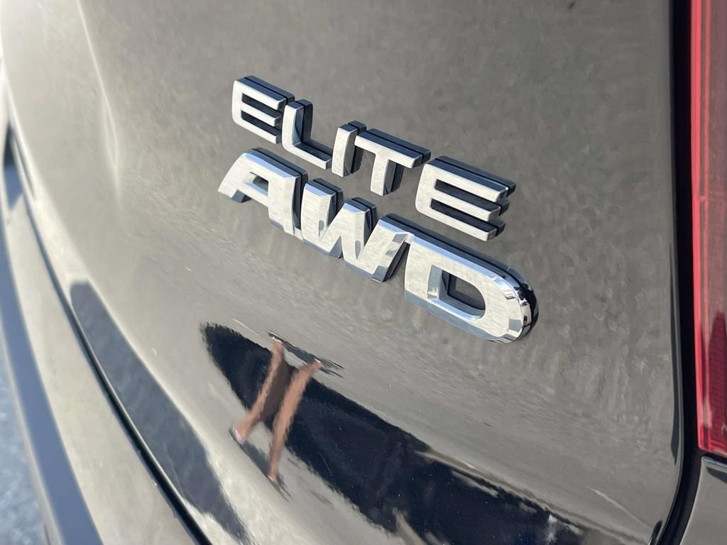 Used 2023 Honda Passport Elite image 11