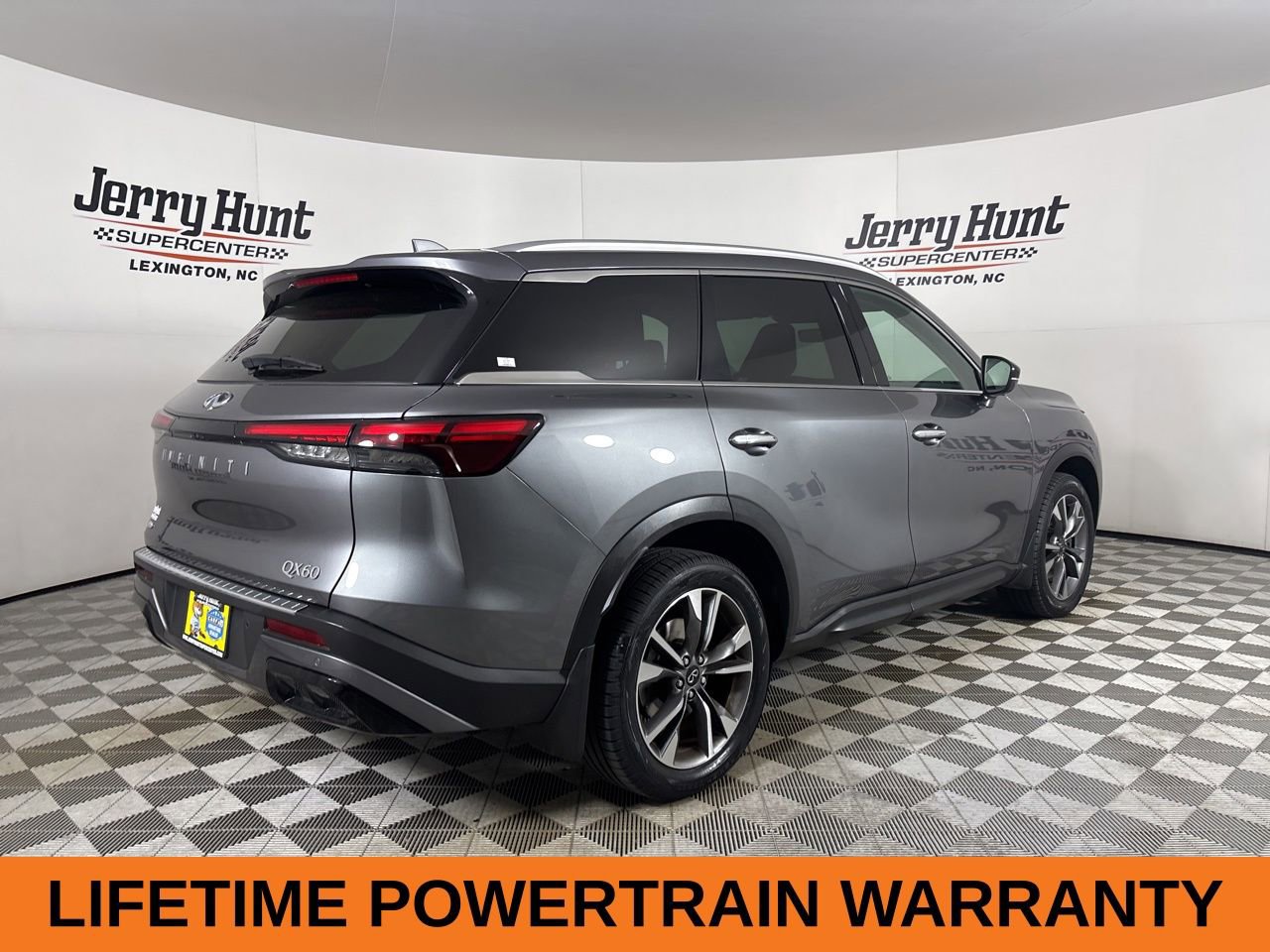 Used 2023 INFINITI QX60 Luxe w/ Vision Package image 5