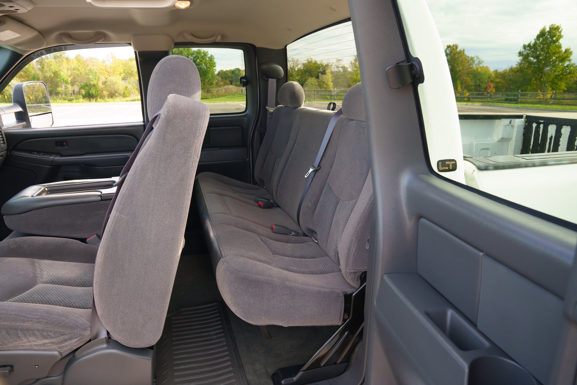 Used 2006 Chevrolet Silverado 2500 LT w/ Heavy-Duty Power Package AWD/4WD image 39