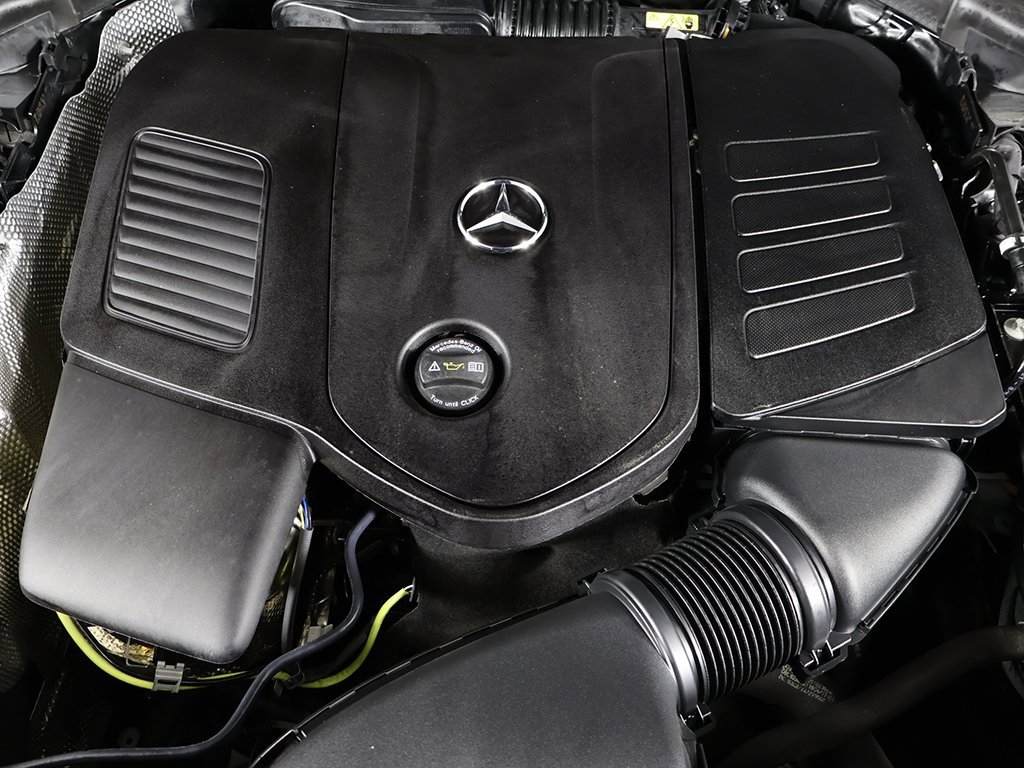 Used 2025 Mercedes-Benz GLC 350e 4MATIC image 18