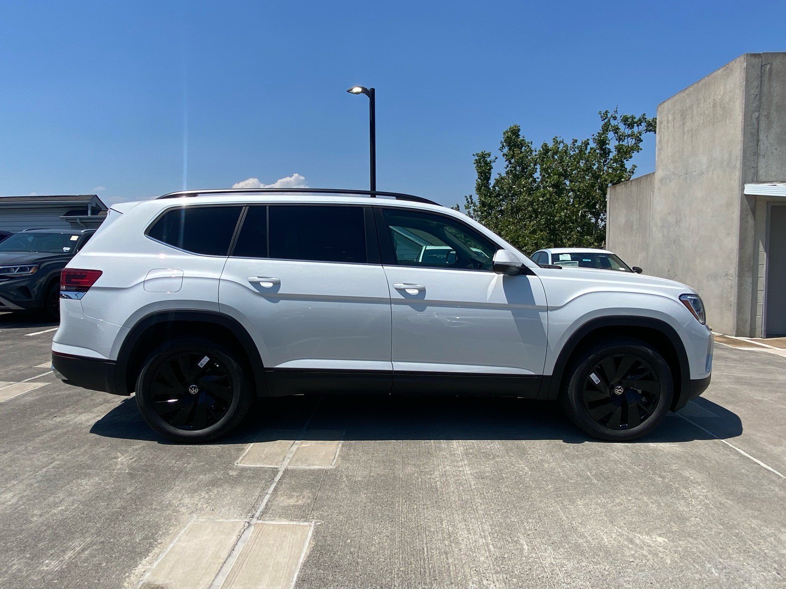 New 2026 Volkswagen Atlas SE AWD/4WD image 2