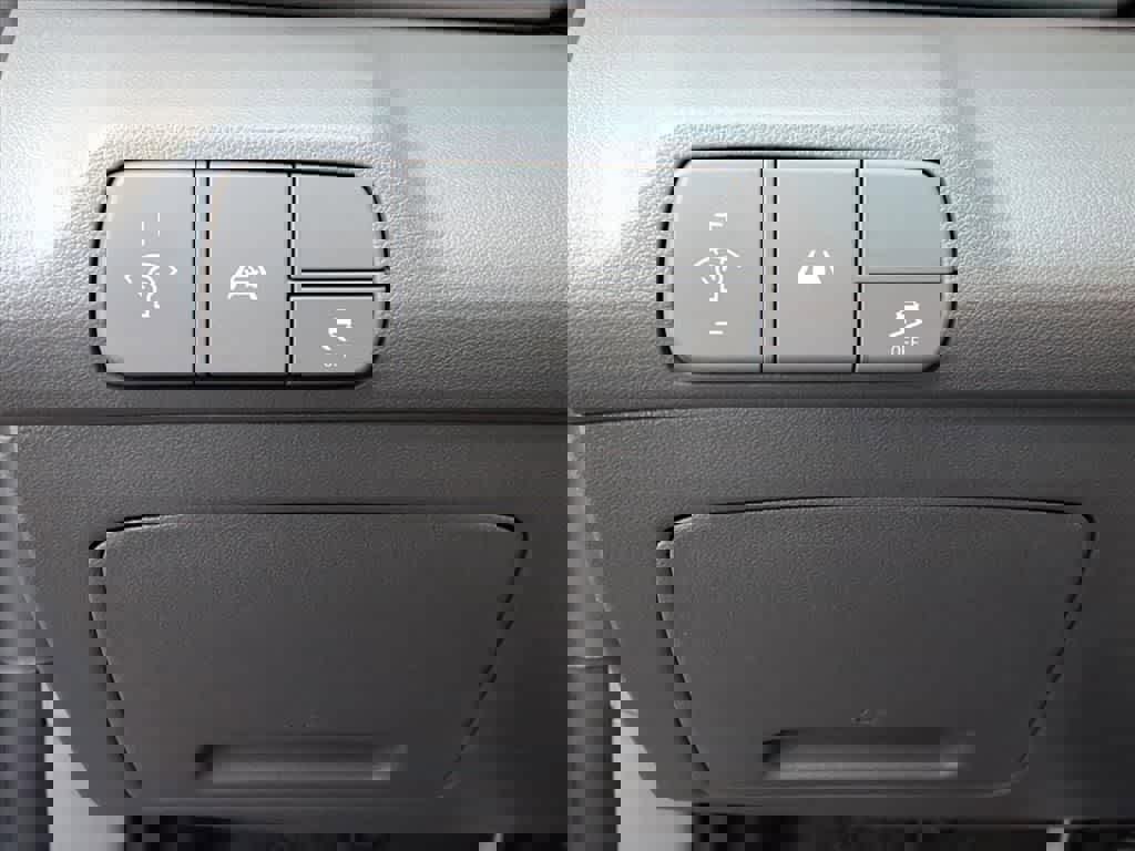 Used 2023 Hyundai Elantra SEL w/ Convenience Package image 15