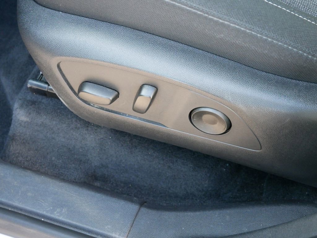 Used 2023 GMC Terrain SLT w/ Infotainment Package II image 17