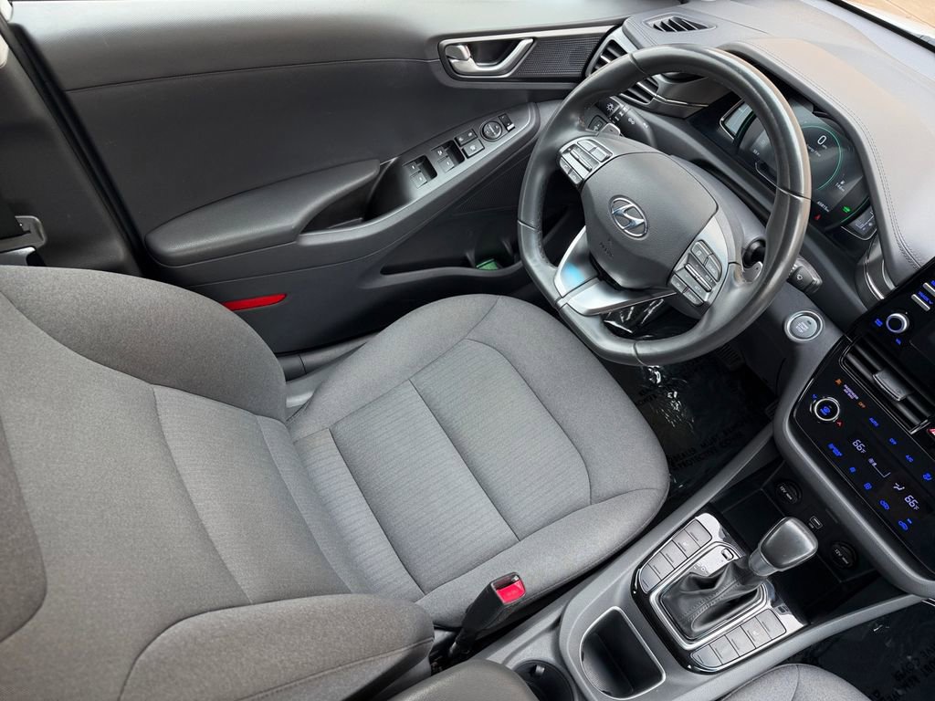 Used 2020 Hyundai Ioniq SE image 15