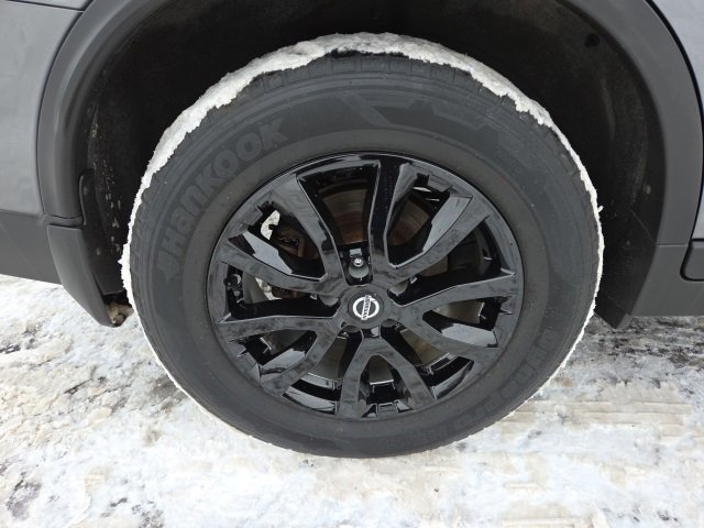 Used 2017 Nissan Rogue SV image 62