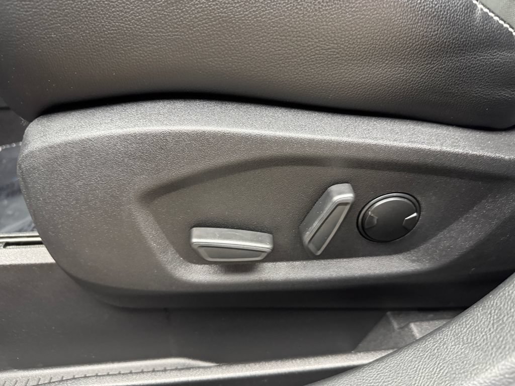 Used 2023 Ford Edge ST AWD/4WD image 11
