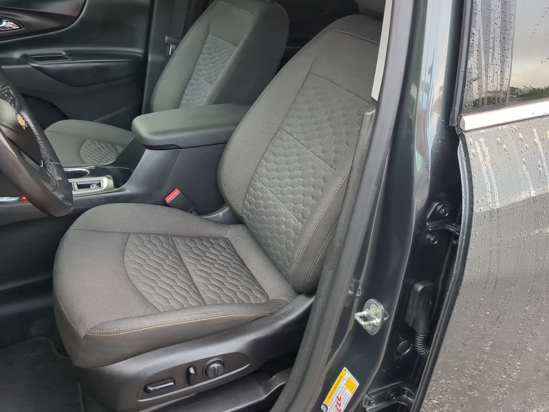 Used 2019 Chevrolet Equinox LT w/ Driver Convenience Package FWD image 57