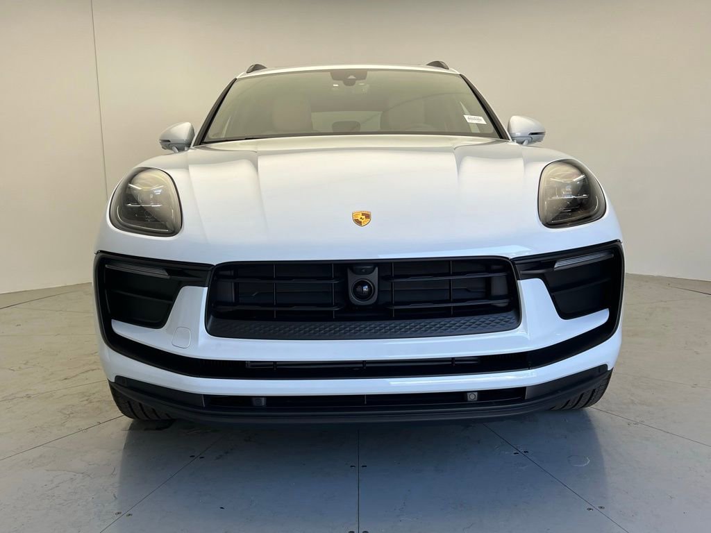 Used 2026 Porsche Macan AWD/4WD image 25