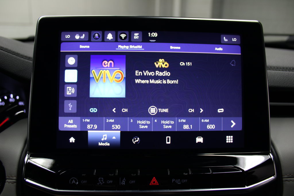 Certified 2025 Jeep Compass Limited AWD/4WD image 17