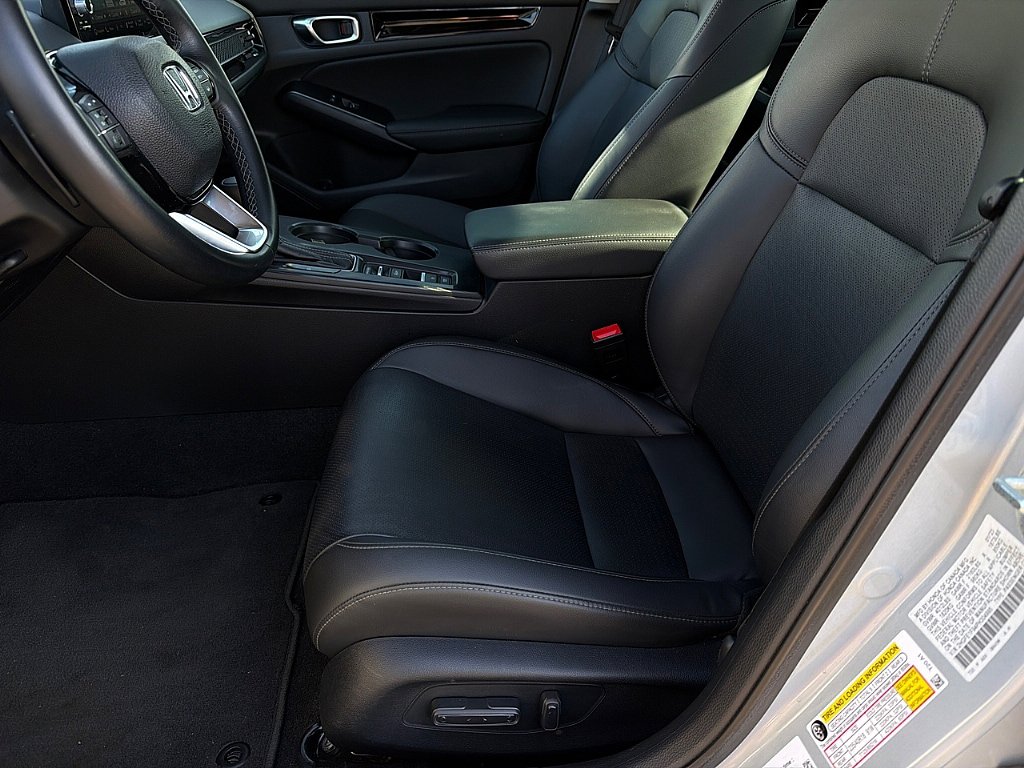 Used 2023 Honda Civic Touring image 10