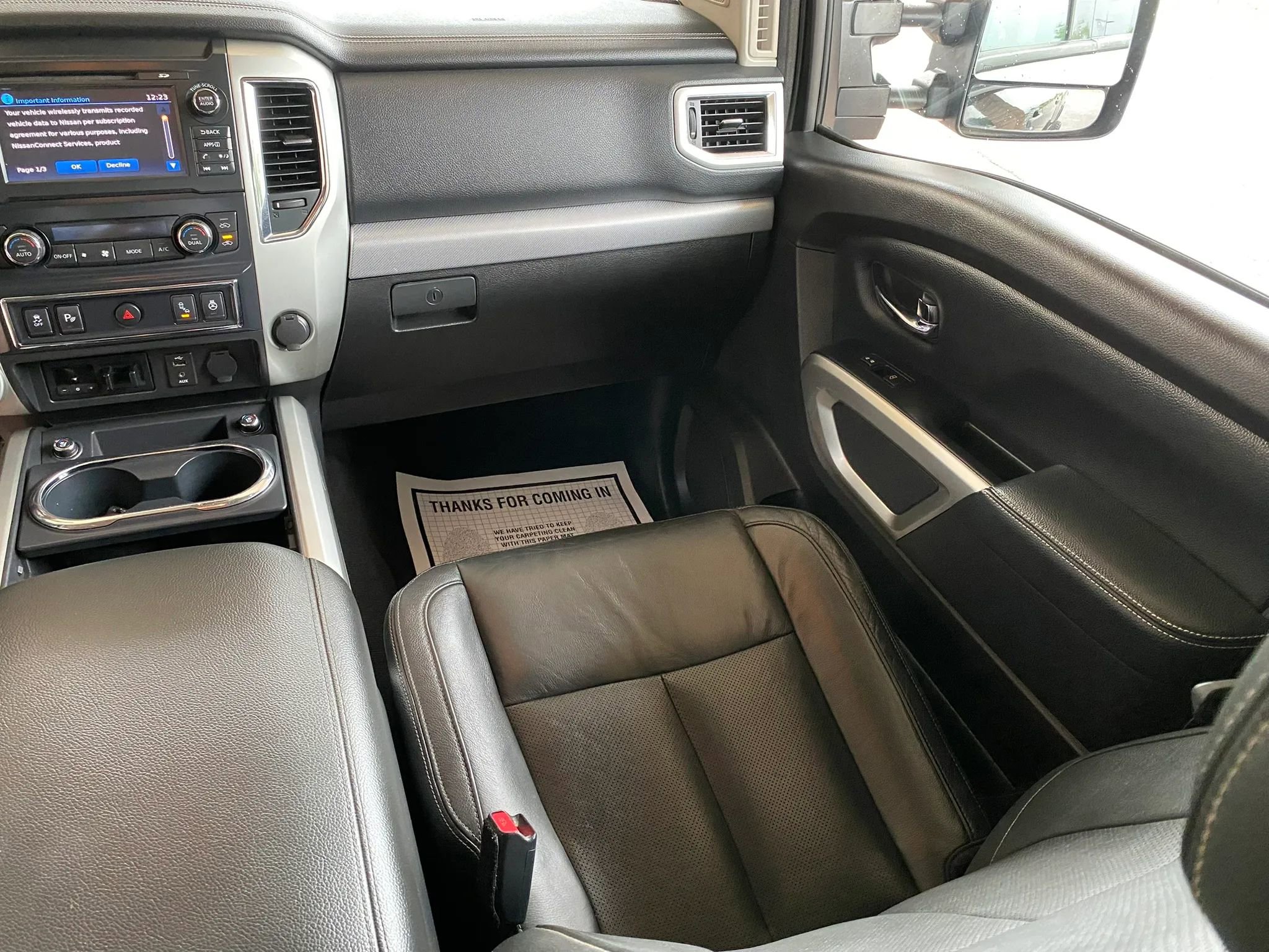 Used 2018 Nissan Titan PRO-4X w/ Pro-4x Convenience Package AWD/4WD image 23