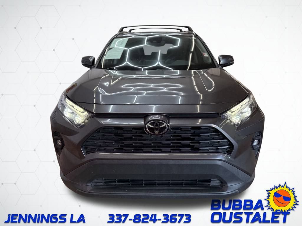 Used 2022 Toyota RAV4 XLE Premium image 9
