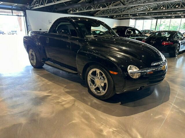 Used 2006 Chevrolet SSR w/ Preferred Equipment Group RWD image 11