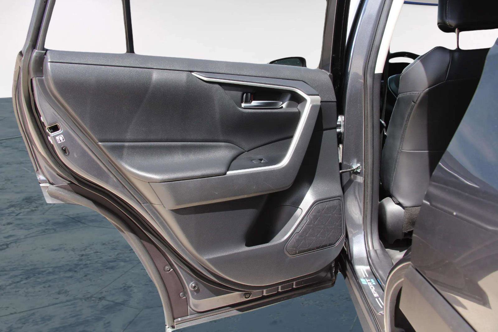 Used 2019 Toyota RAV4 XLE Premium w/ Cold Weather Package image 21