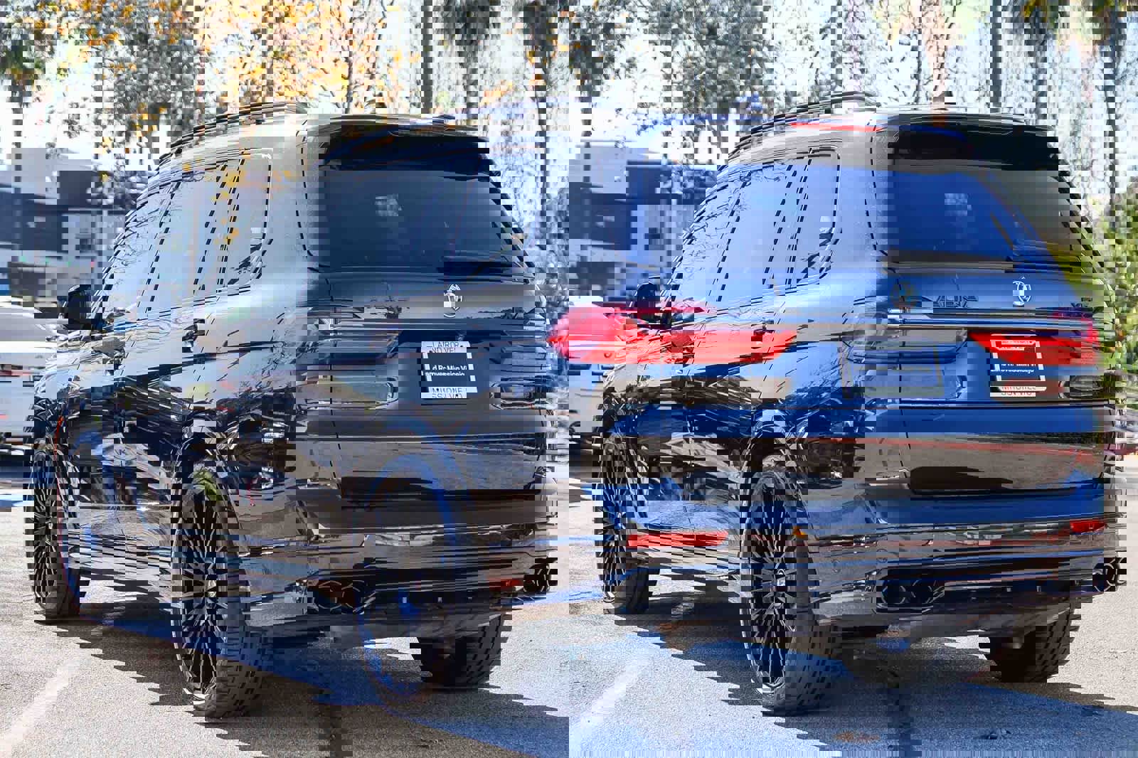 Used 2022 BMW ALPINA XB7 ALPINA XB7 image 6