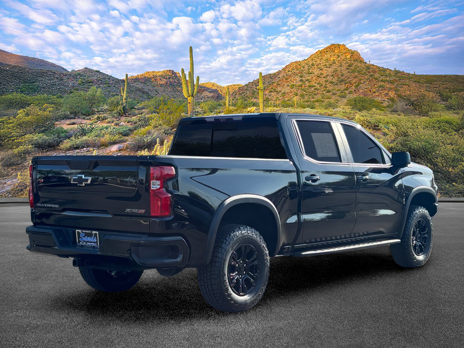 Used 2023 Chevrolet Silverado 1500 ZR2 w/ Technology Package AWD/4WD image 4