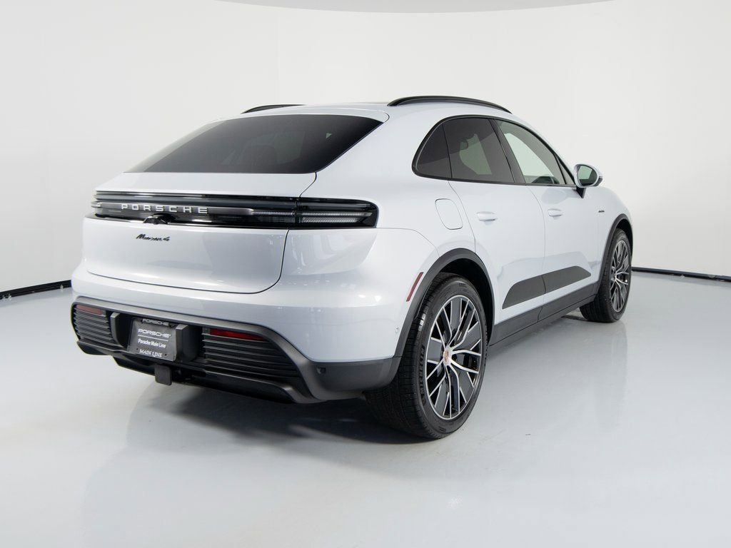 New 2026 Porsche Macan 4 Electric image 10